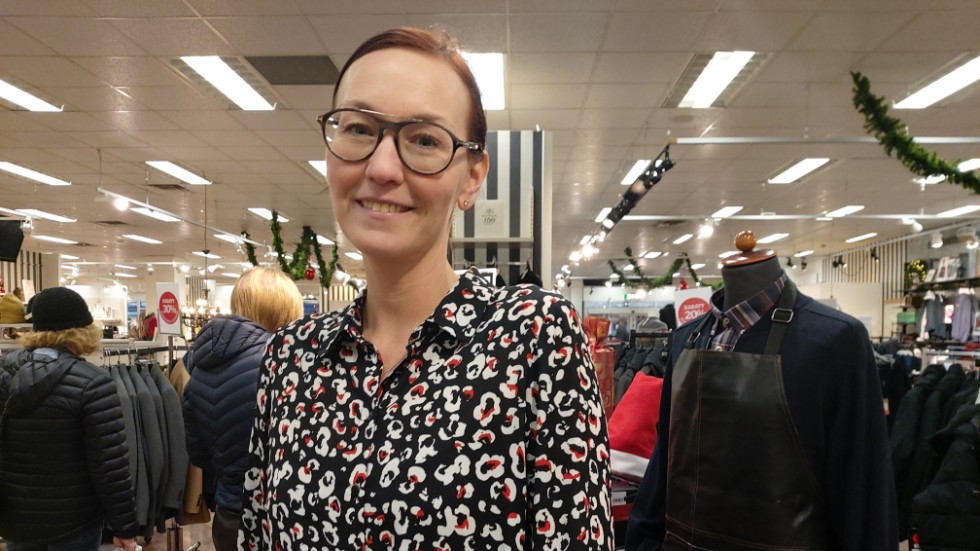Camilla Sand, butikchef på Sandström berättar att man hade kunder fram till 22 under Tomtenatta.