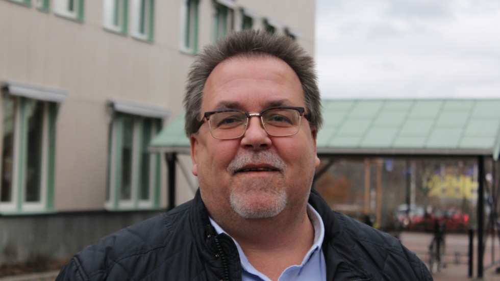 Thomas Lidberg (S) spekulerar kring vad som händer om kommunen enligt avtal med Kvartilen köper tillbaka Bysjöstrand. 