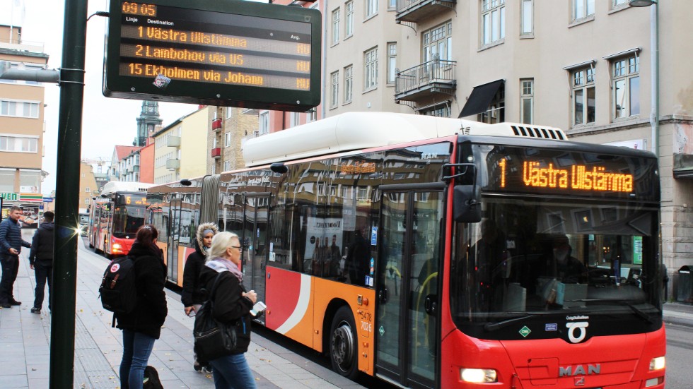 Östgötatrafiken inför ett nytt biljettsystem. I sommar kommer dessutom de nya stadsbussarna, med luftkonditionering, wifi och ladduttag.