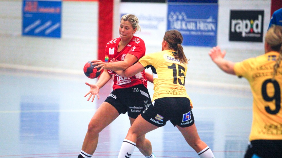 Lagkaptenen Jessica Dickfors och Guif föll tungt hemma mot Hallby i Allsvenskan.