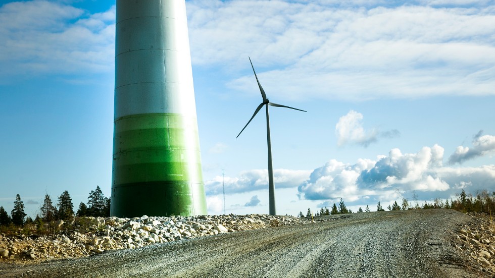 Miljöprövningsdelegationen sa nej ansökan om vindkraftetablering vid Bruzaholm. Nu har Mark- och miljödomstolen gjort motsatt bedömning och ändrar tidigare beslut. 