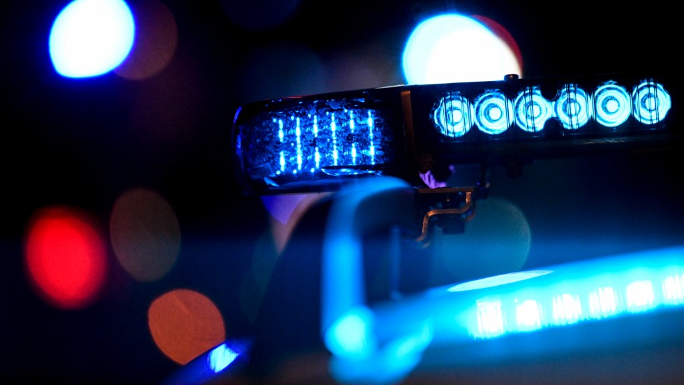 Vid 22.43 larmades polis om att ett inbrott skett i en butik i Kallerstad. 