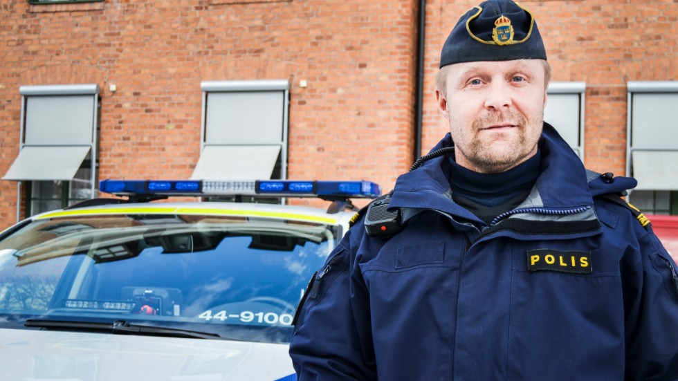 Rudolf Söderström, yttre befäl, säger att polisen jobbar aktivt för att upptäcka och stoppa rattsurfning.
