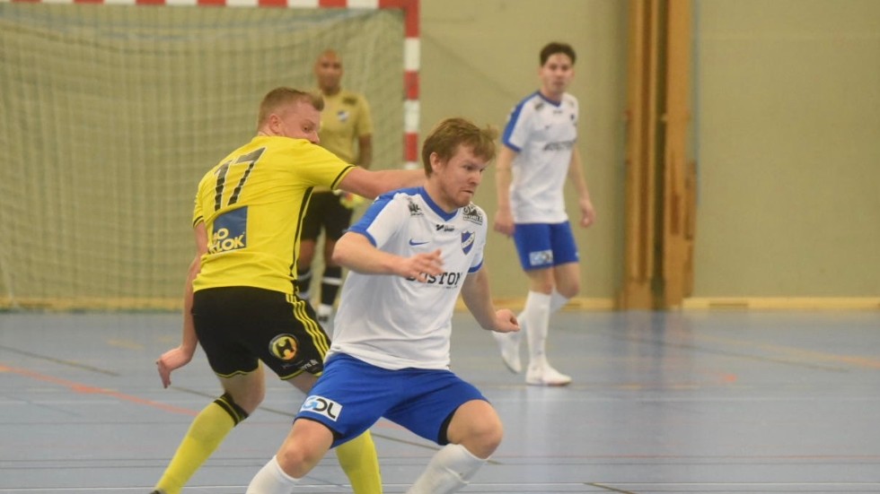IFK Tuna och Gullringens GoIF möts i en träningsmatch.