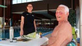 Badhusstammisen Åke Gustavsson simmar mot 80-årsdagen