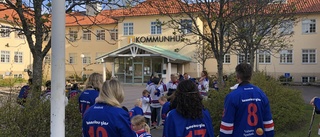 Föräldrar gör manifestation för hockeyn i Vadstena