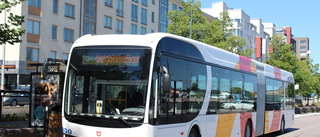 Inför fria bussresor för alla över 70 år