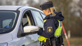 Bilist blåste på i 120 kilometer– körkortet togs på plats