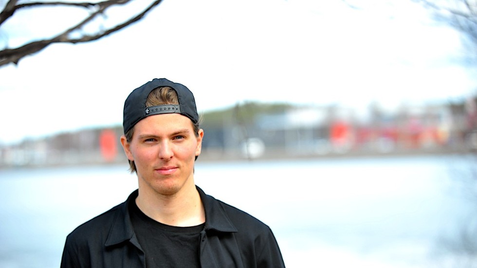 Isac Lundeström är veckans gäst i podcasten Ett stenkast från Delfinen.