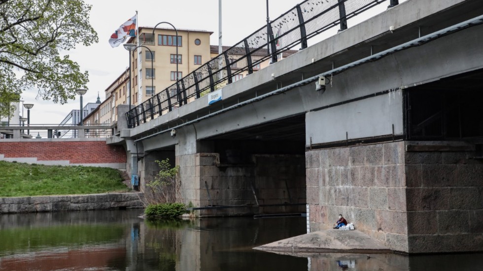 Ja, där på brofästet borde väl risken för att smittas vara minimal?