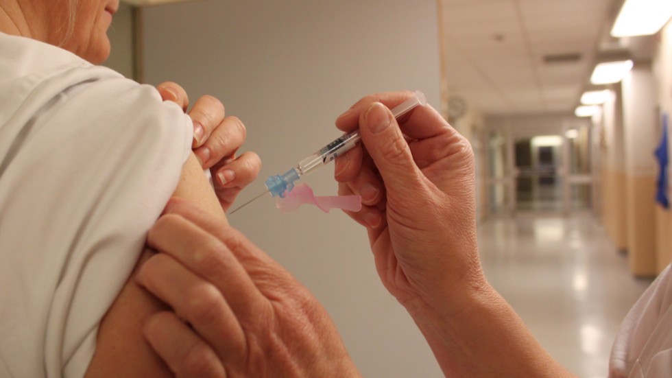 Minst 300 nya vaccinationstider på Vimmerby Hälsocentral släpps antingen under tisdagen eller onsdagen.