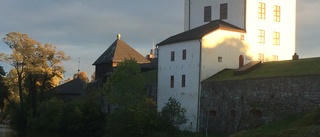 Ungdomar nazist- och satanistklottrade i Nyköpingshus fängelsehåla – får böter