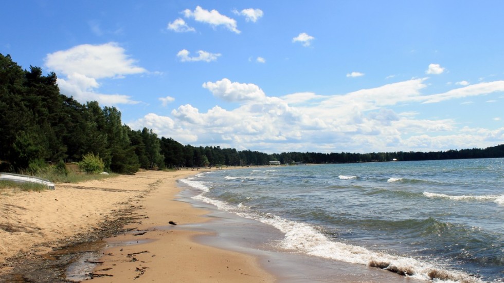 Det ska nu vara möjligt att få ensamrätt i området utan att först ha skriftligt på att Natura 2000-området Vättern inte påverkas, skriver insändarskribenten. 