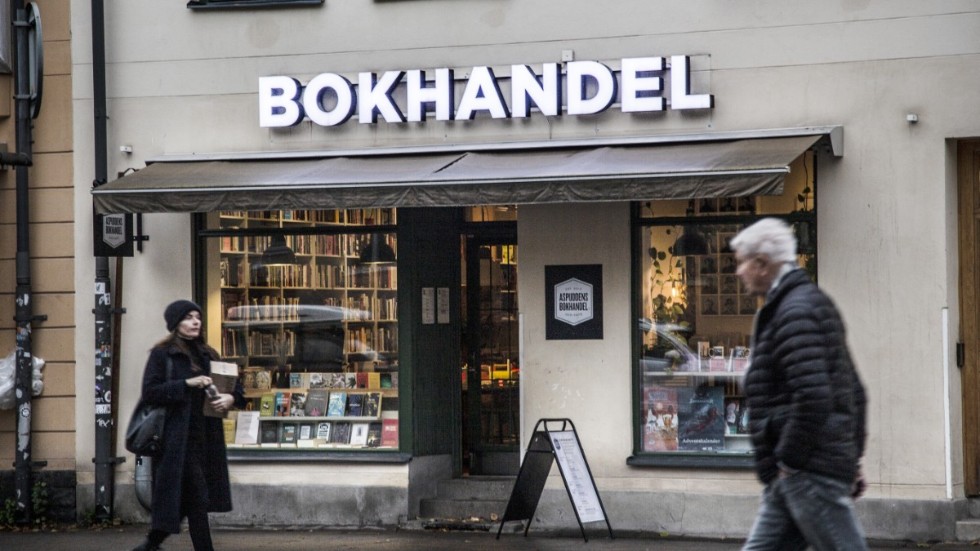 Försäljningen på landets bokhandlar rasar – vilket också går ut över förlagen. Arkivbild.