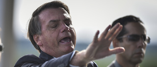 Bolsonaro fortsätter mingla – trots epidemin