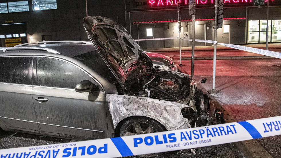 Flertalet bilar har kommit till skada i en brand i Värnamo. Arkivbild.