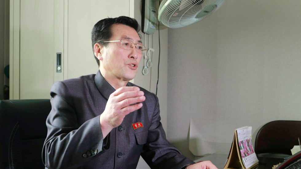 Pak Myong-Su vid Nordkoreas centrala smittskyddskontor hävdar att ingen i Nordkorea har smittats av coronaviruset.