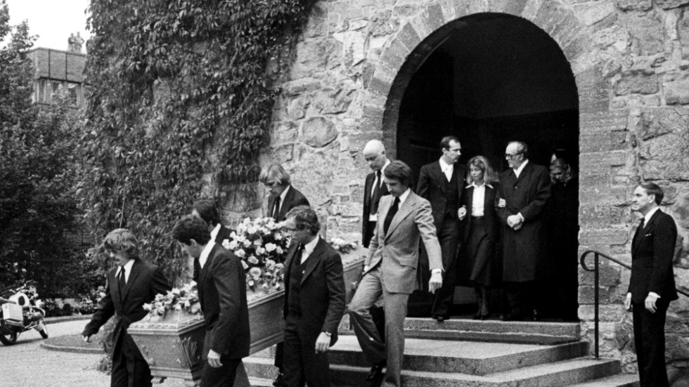 Ronnie Petersons begravningsgudstjänst hölls i Nicolaikyrkan i Örebro, 1978. Kistan bars ut av Åke Stranberg, Emmerson Fittipaldi, Jody Scheckter, James Hunt, Niki Lauda och John Watson. Arkivbild.