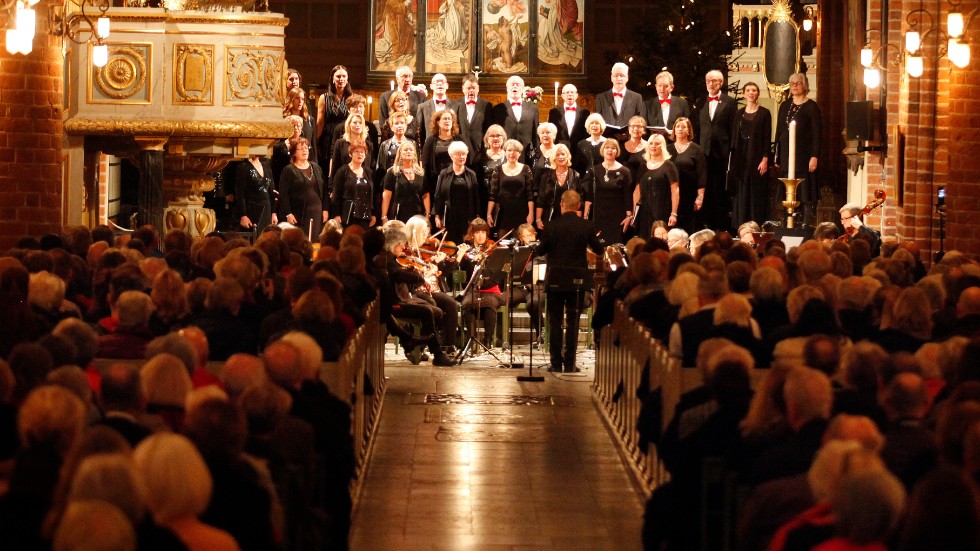 Lövsångarnas och Strängnäs orkesterförenings årliga julkonsert brukar fylla domkyrkan. Bild från 2015.