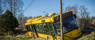 En till sjukhus efter bussolycka