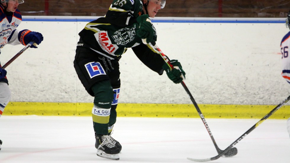 ESK Hockey lånar in forwarden Alexander Starck från Almtuna mot Väsby. 