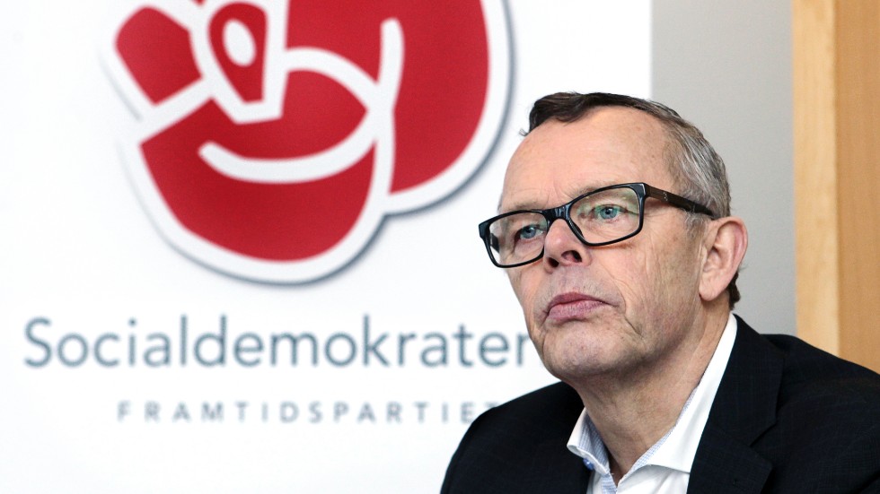 Åke Svensson tillkännagav sin avgång i februari 2015 efter tvisten om Gneabs fastighetsaffär. Nu har parterna enats om att han är utan skuld i frågan.