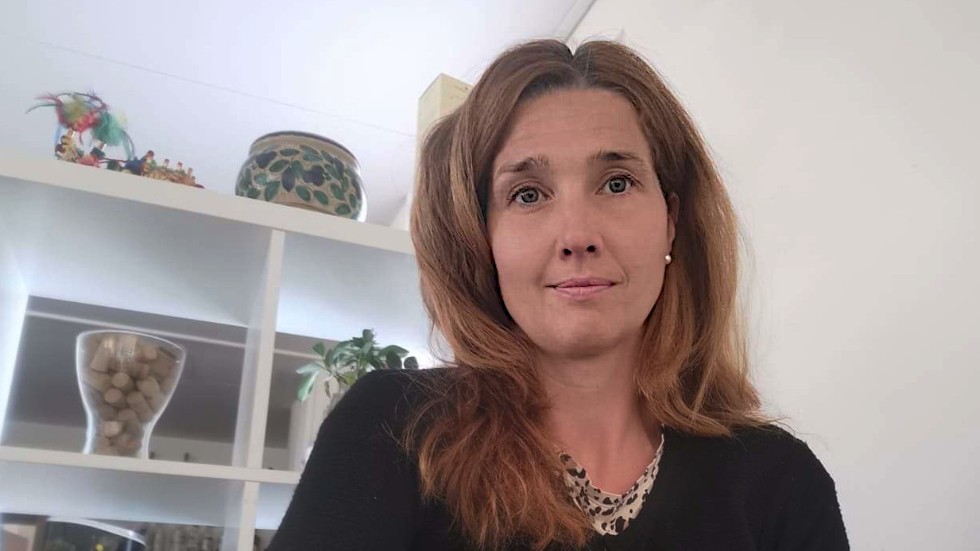 "Jag tänker på alla barn som är instängda i lägenhet. Jag hoppas att Sveriges strategi med rörelsefrihet under ansvar är den rätta", säger Annelie Tambour, som inte lämnat den egna gården på flera veckor.