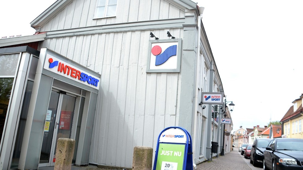 Intersportbutiken på Storgatan i Vimmerby. Det är en av de butiker som rikserar att försvinna i den pågående rekonstruktionen av kedjan.