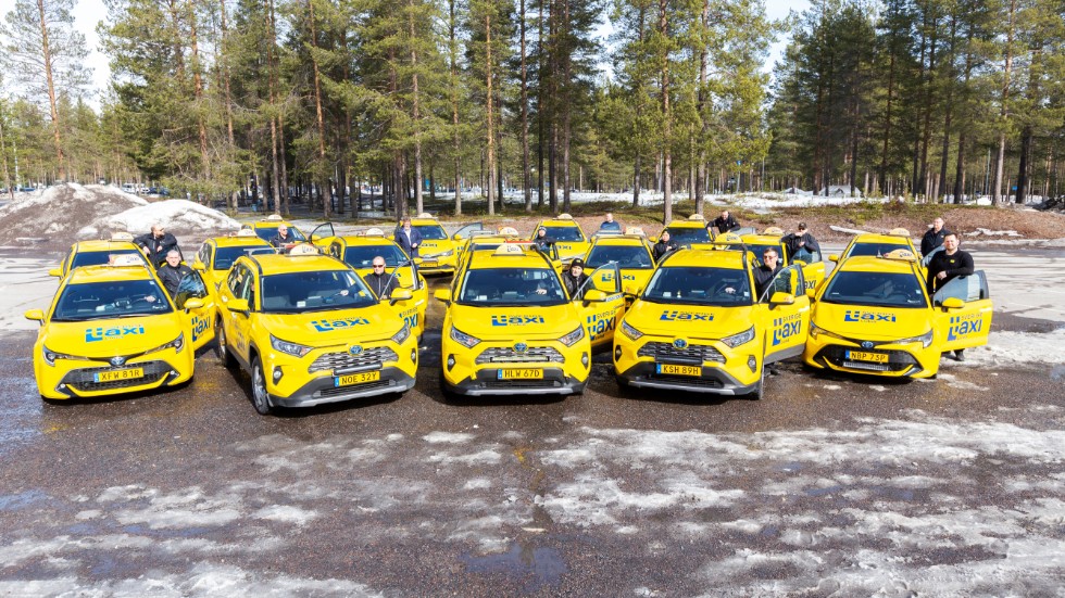 Majoriteten av Luleå Taxis bilar består av Toyota Corollas elhybrid. ”De har låg service och högt andrahandsvärde, de är billiga i inköp, det är lätt att komma in på verkstaden och de är väldigt driftsäkra”, säger Niklas Karlsson, Luleå Taxi.