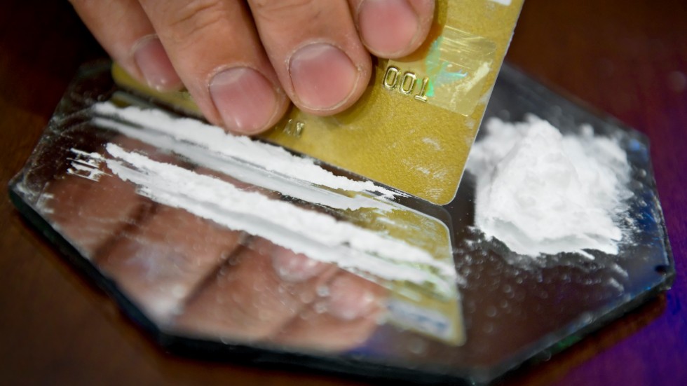 Spår av kokain hittades i fyra av åtta riksdagspartiers kanslier. På väg mot det narkotikafria samhället?