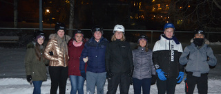 Internationella studenter och lärare på hal is – Nordanås isbana