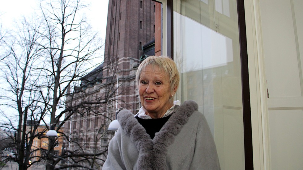 Inger Hansson har skrivit novellen "Mitt nya hem". Hennes novell är en av tre bidrag som juryn valt att lyfta fram lite särskilt bland de cirka 80 alster som sändes in till Norrköpings kommuns tvälig på temat "Äldreomsrog 2043".