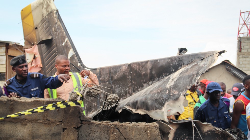Uppemot 30 dödsoffer har hittats efter flygkraschen i ett bostadsområde i Goma i östra Kongo-Kinshasa, skriver TT.