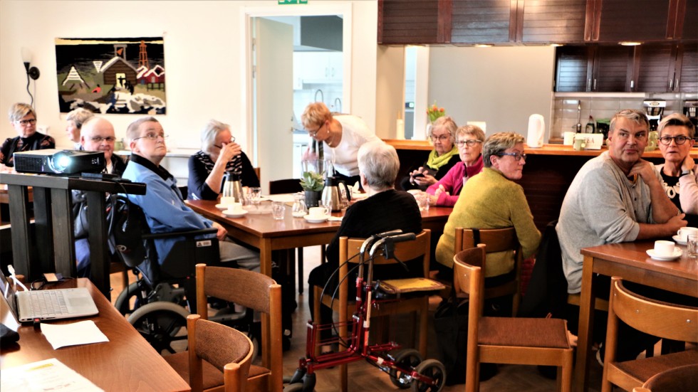 Fikasalen i Furubergskyrkan var fullsatt när Neuroföreningen i Piteå älvdal bjöd på föreläsning.