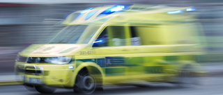 Två bilar i krock i Mariefred – en person förd till sjukhus