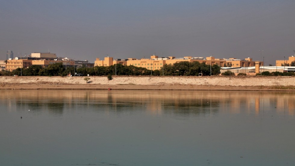 USA:s ambassad sedd från andra sidan av floden Tigris. Arkivbild.