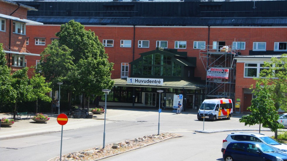 På Vrinnevisjukhuset i Norrköping vårdas just nu sex patienter med besvär till följd av covid-19.