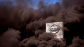 Stänger Barcelonafabrik – miljarder upp i rök