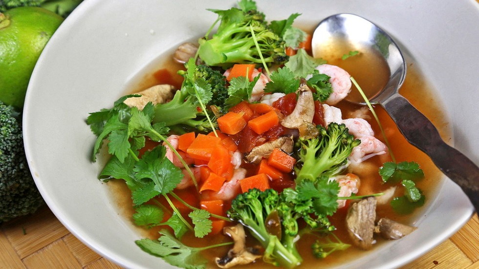 Asiatisk hetta i soppform är mat som även passar varmare dagar.