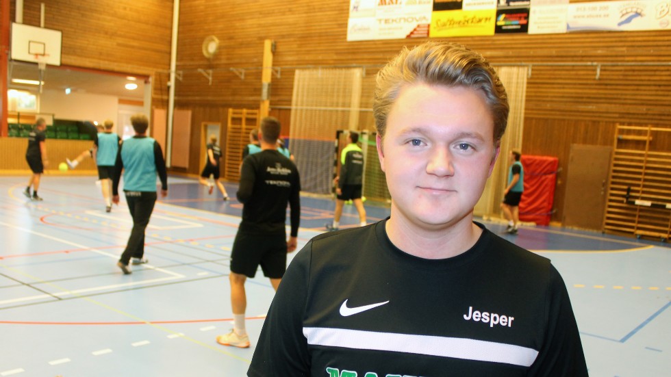 Jesper Hallberg, tränaren, ledde sitt lag till seger borta mot SIF i Märsta. Mantorp låg under i paus, men vände till seger.