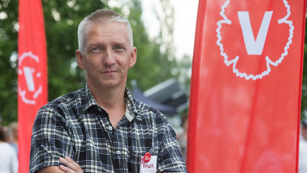 Vänsterpartisten och riksdagsledamoten Birger Lahti är emot regeringens reform av arbetsförmedlingen, "Centerpartiet vill leka affär", säger han.