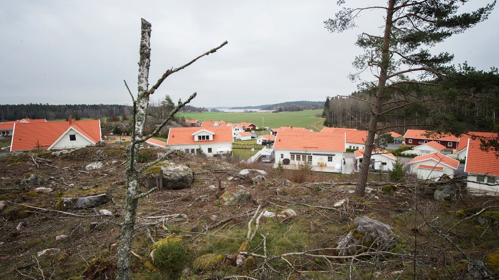 Kullen vid Åda backar, som skulle förbli ett naturområde enligt säljaren för några år sedan, har redan skövlats inför ett planerat nytt byggprojekt.