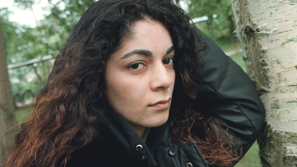 Fadime Sahindal fotograferad av UNT:s fotograf sommaren 1998. Det är nu 20 år sedan hon mördades av sin egen pappa.