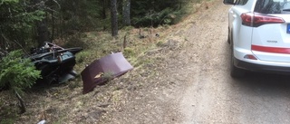 Stulet bilvrak hittades i skogen 