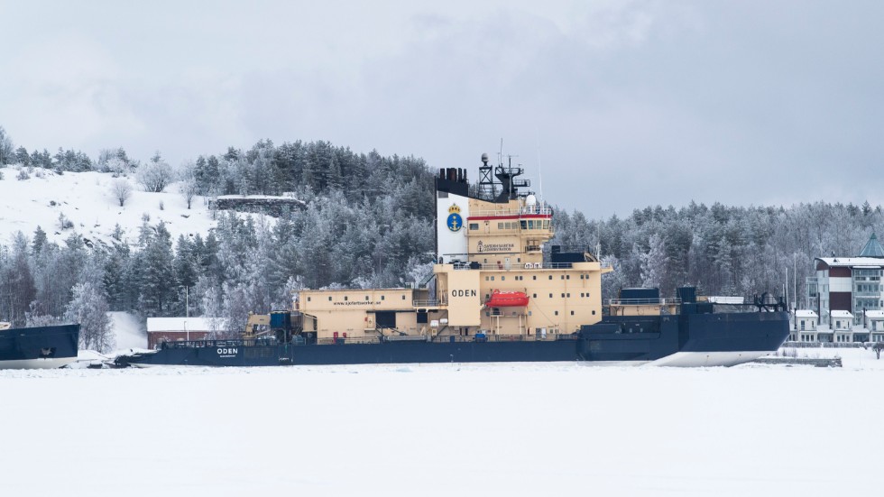 Sjöfartsverkets isbrytare Oden vid kaj i hamnen i Luleå. Arkivbild.