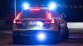 Parkerad bil totalförstörd i brand 