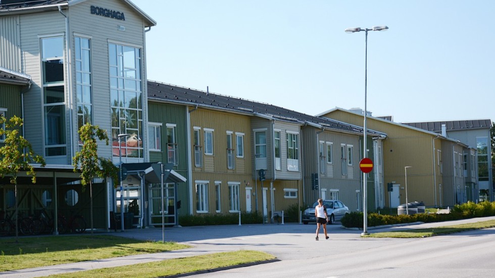 En lägenhet på 35,5 kvadrat i Borghaga eller Vimarhaga kostar i dag 5 661 kronor i månadet. Skillnaen emllan hyra i vård- och omsorgsboende och vanliga lägenheter i Vimmerby är störst i länet och tolfte störst bland alndets alla kommuner, enligt Hem&Hyras jämförelse.