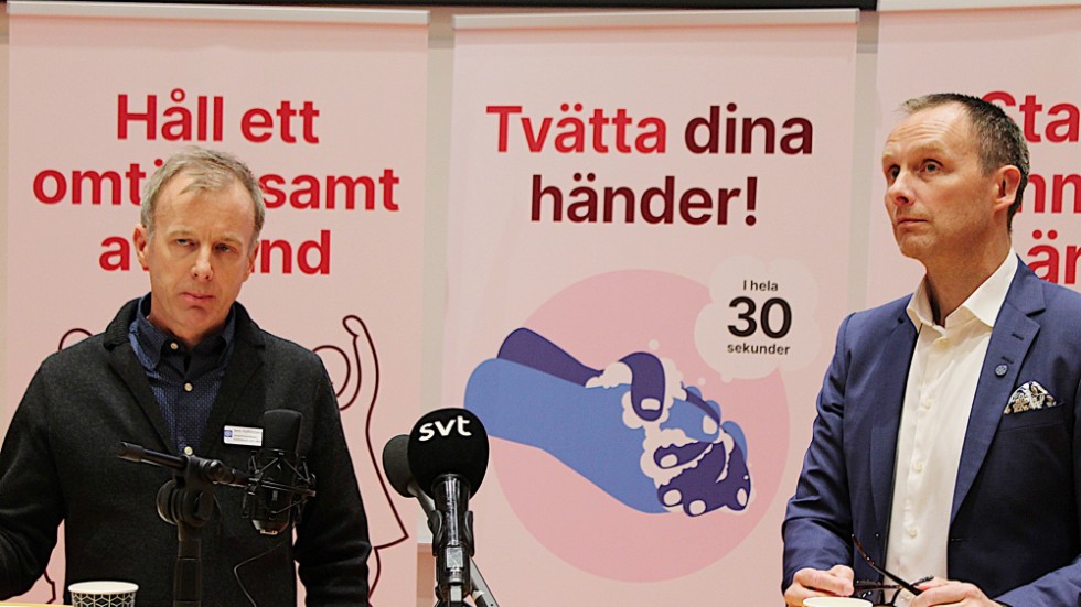 Ställföreträdande smittskyddsläkare Jens Raffelsberger och regiondirektör Krister Björkegren vid tisdagens presskonferens. 