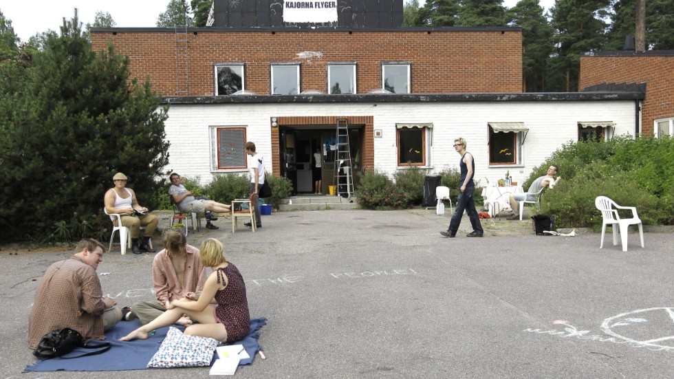Sommaren 2010 ockuperas en tom landstingslägenhet i Ulleråker av en grupp som kallar sig Kajorna. Aktionen görs som en protest mot bostadsbristen i Uppsala.