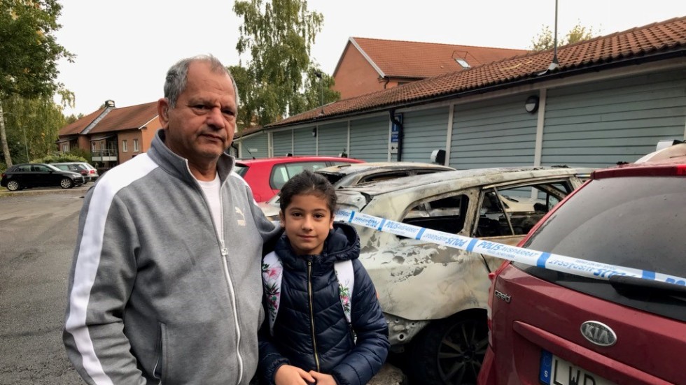 Said Abdali och nioåriga Rosanna Said har fått familjebilen förstörd. 